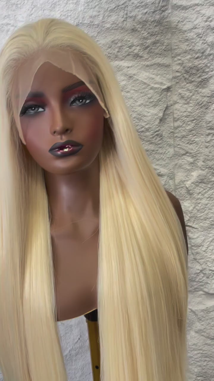 28 inch Blonde full frontal
